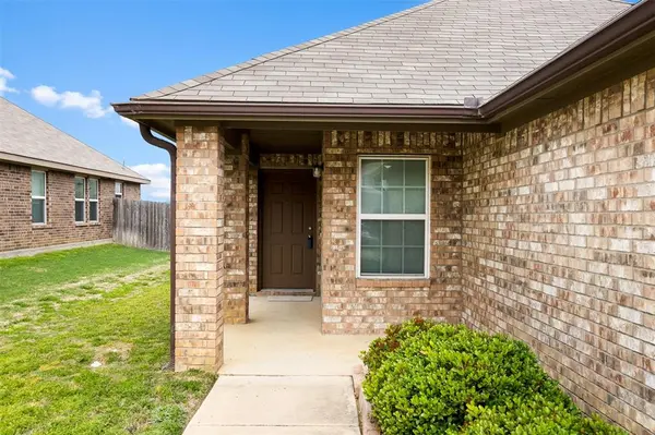 1508 Blue Jay, Ennis, TX 75119