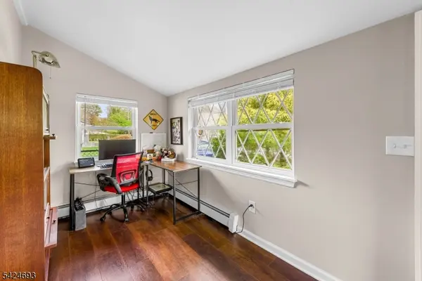 38 Falcon Dr, Mount Olive Twp., NJ 07828