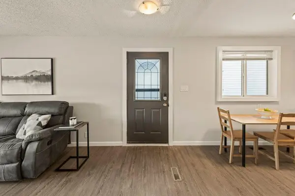 14 Sunnyside PL SE, Airdrie, AB T4B1S4