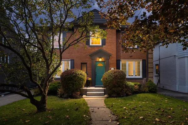 264 Oriole Pkwy, Toronto C03, ON M5P 2H3