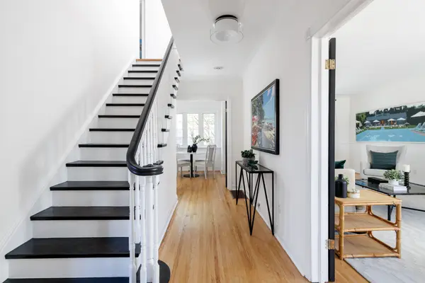 264 Oriole Pkwy, Toronto C03, ON M5P 2H3