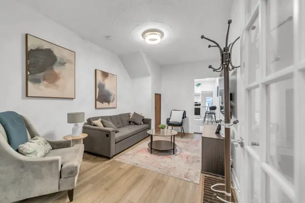 11 D'arcy ST, Toronto C01, ON M5T 1J8