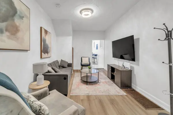 11 D'arcy ST, Toronto C01, ON M5T 1J8