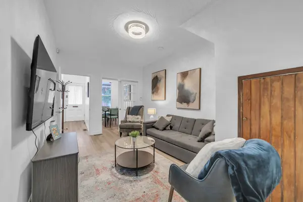 11 D'arcy ST, Toronto C01, ON M5T 1J8