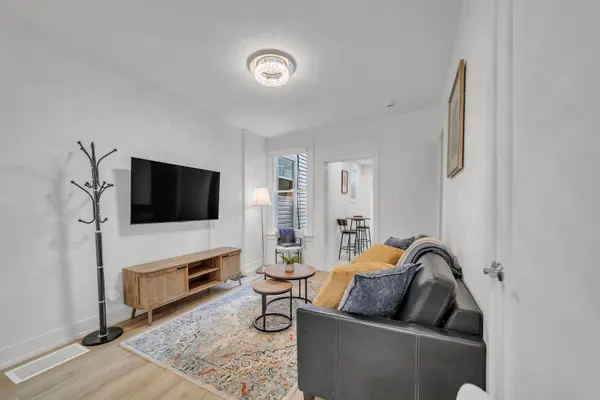 13 D'arcy ST, Toronto C01, ON M5T 1J8