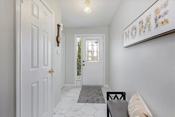 32 Lancaster CT, Georgina, ON L4P 4A1