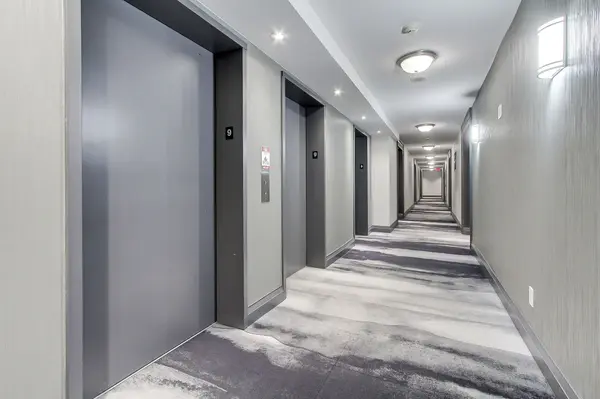 50 DISERA DR #905, Vaughan, ON L4J 9G1