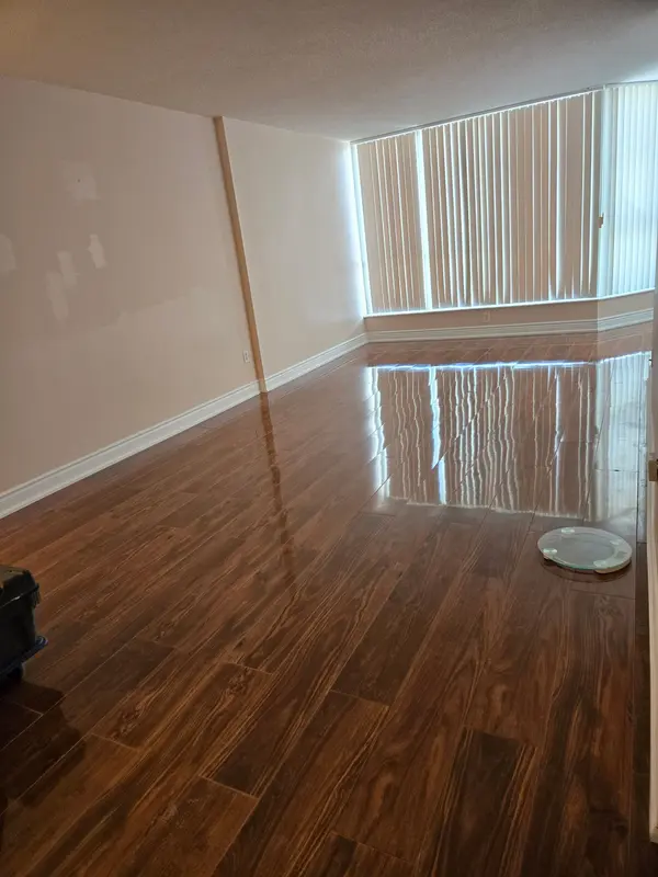 3 Rowntree RD #607, Toronto W10, ON M9V 5G8