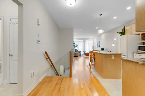 66 Kayenta ST, Stittsville - Munster - Richmond, ON K2S 2K7