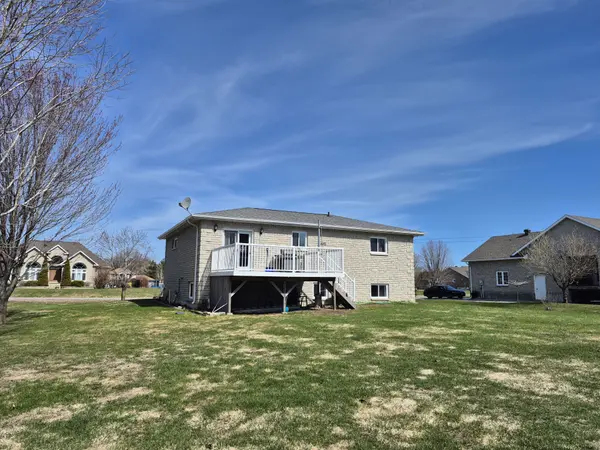 89 Rivercrest Dr. DR, Laurentian Valley, ON K8A 6W4