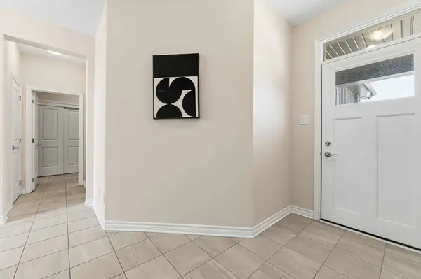 95 Shinny AVE, Kanata, ON K2V 0G5