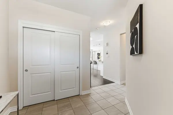 95 Shinny AVE, Kanata, ON K2V 0G5