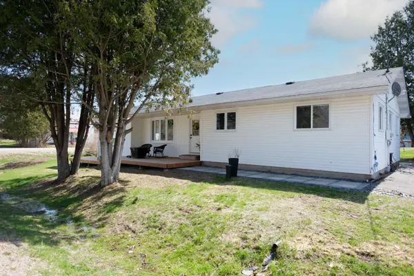 14 Fisher ST, Mcnab/braeside, ON K0A 3L0