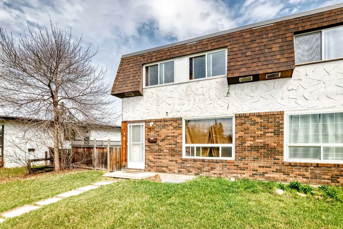 3042 Doverville CRES SE, Calgary, AB t2b1t9