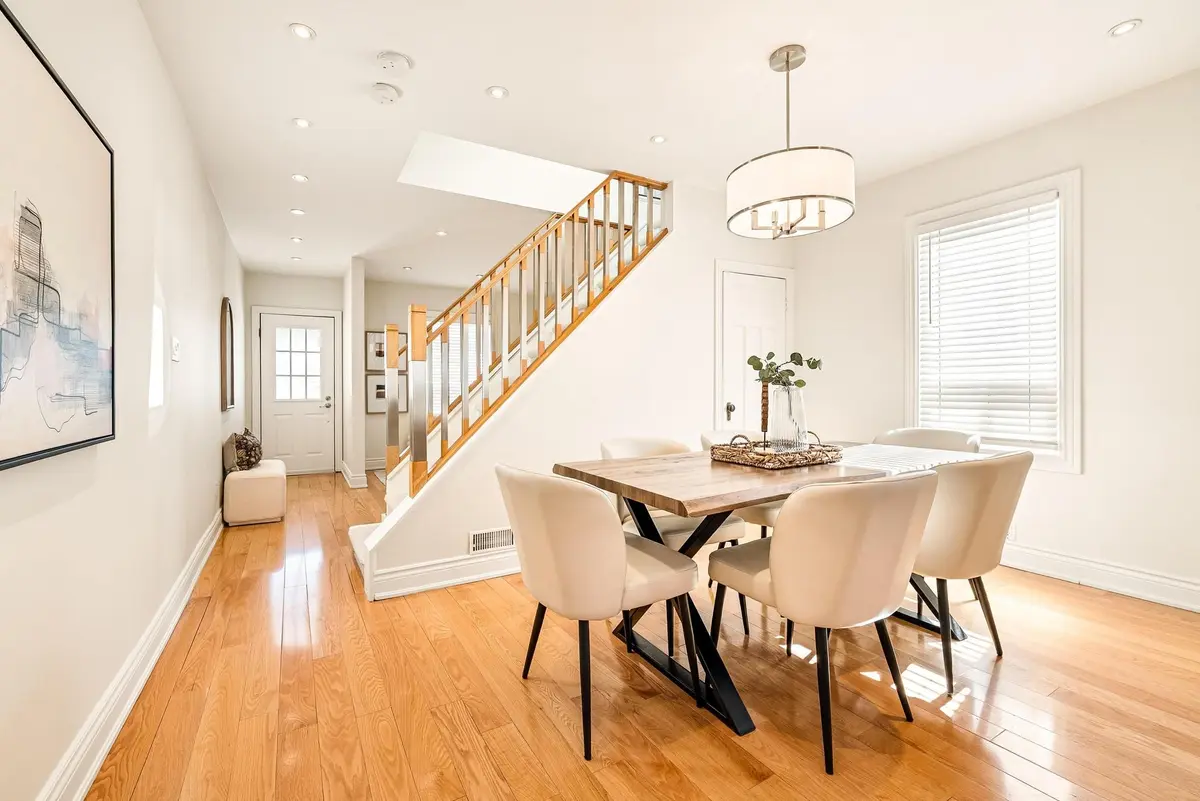 10 Eldon AVE, Toronto E03, ON M4C 5G1