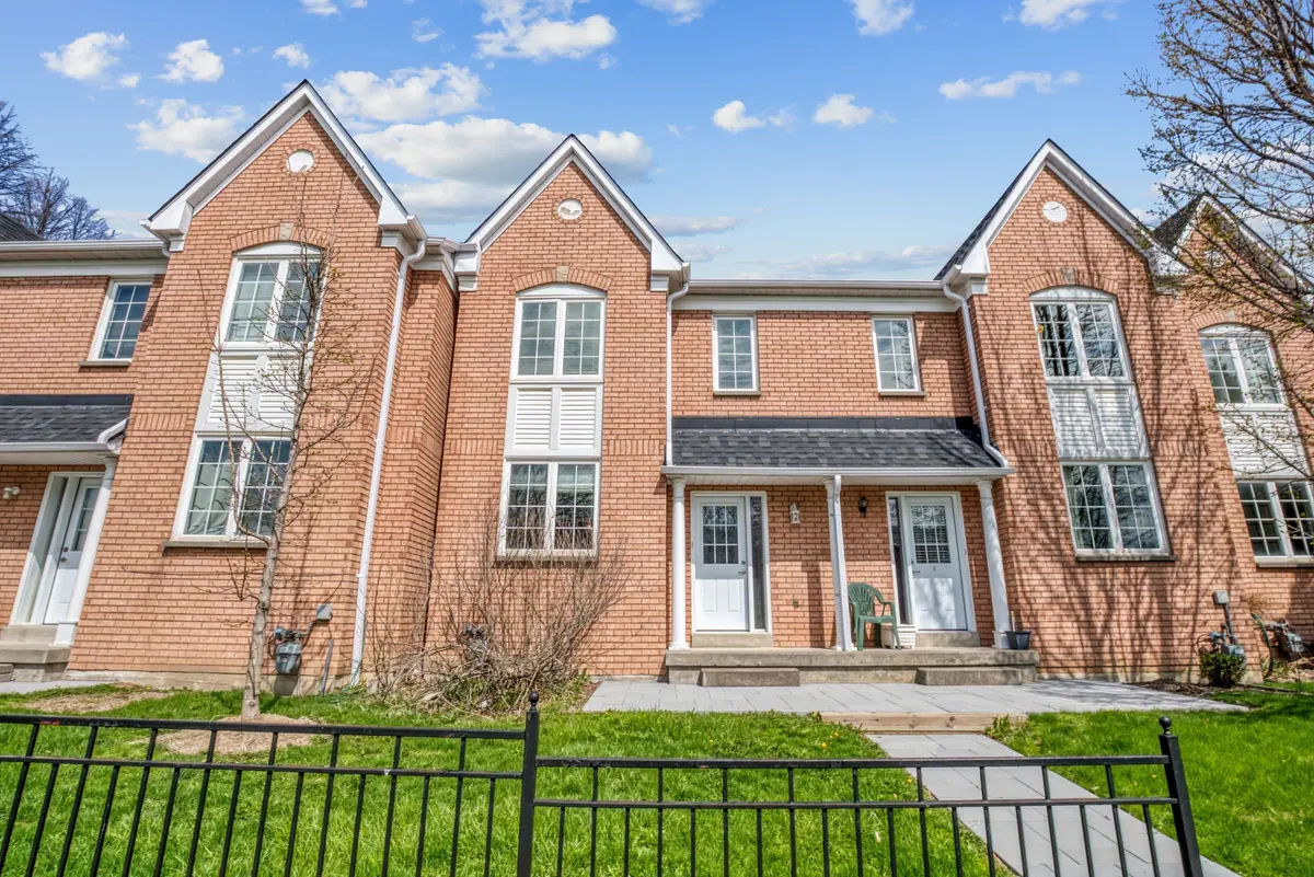 10 Bassett BLVD #81, Whitby, ON L1N 9C5