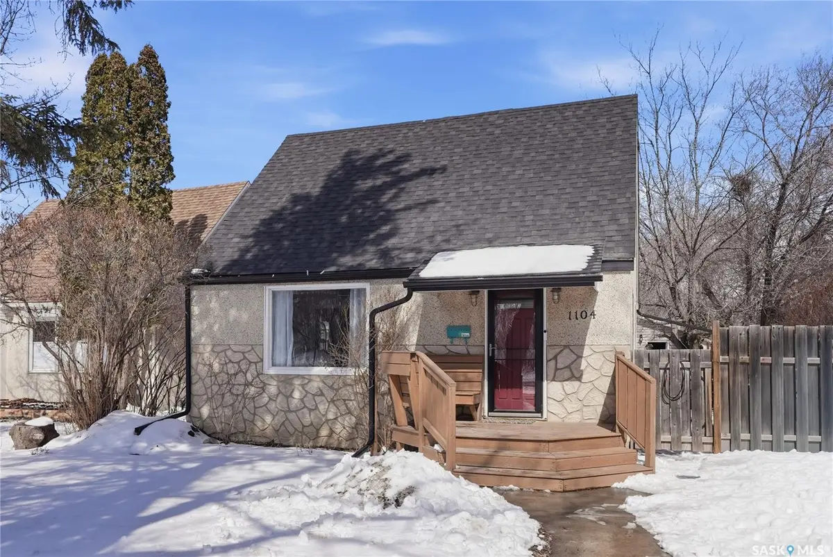 1104 33rd STREET E, Saskatoon, SK S7K 0S8