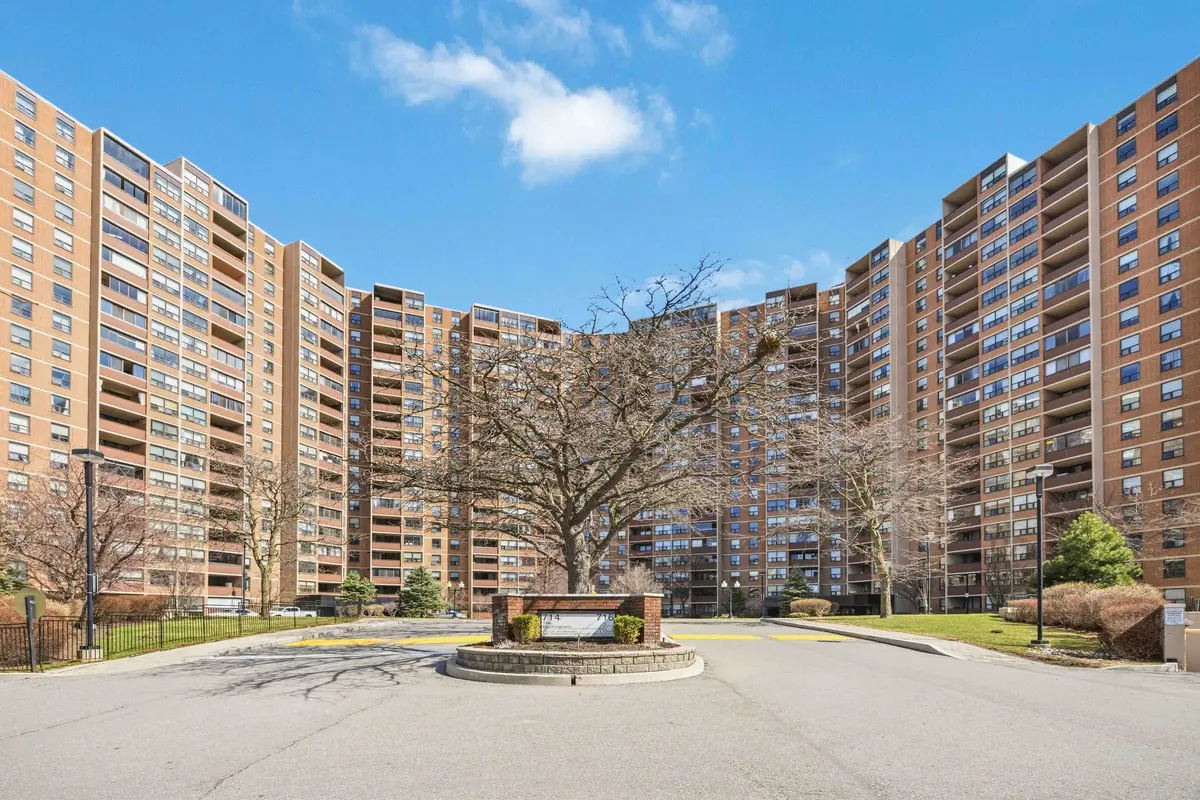 716 The West Mall N/A #405, Toronto W08, ON M9C 4X6