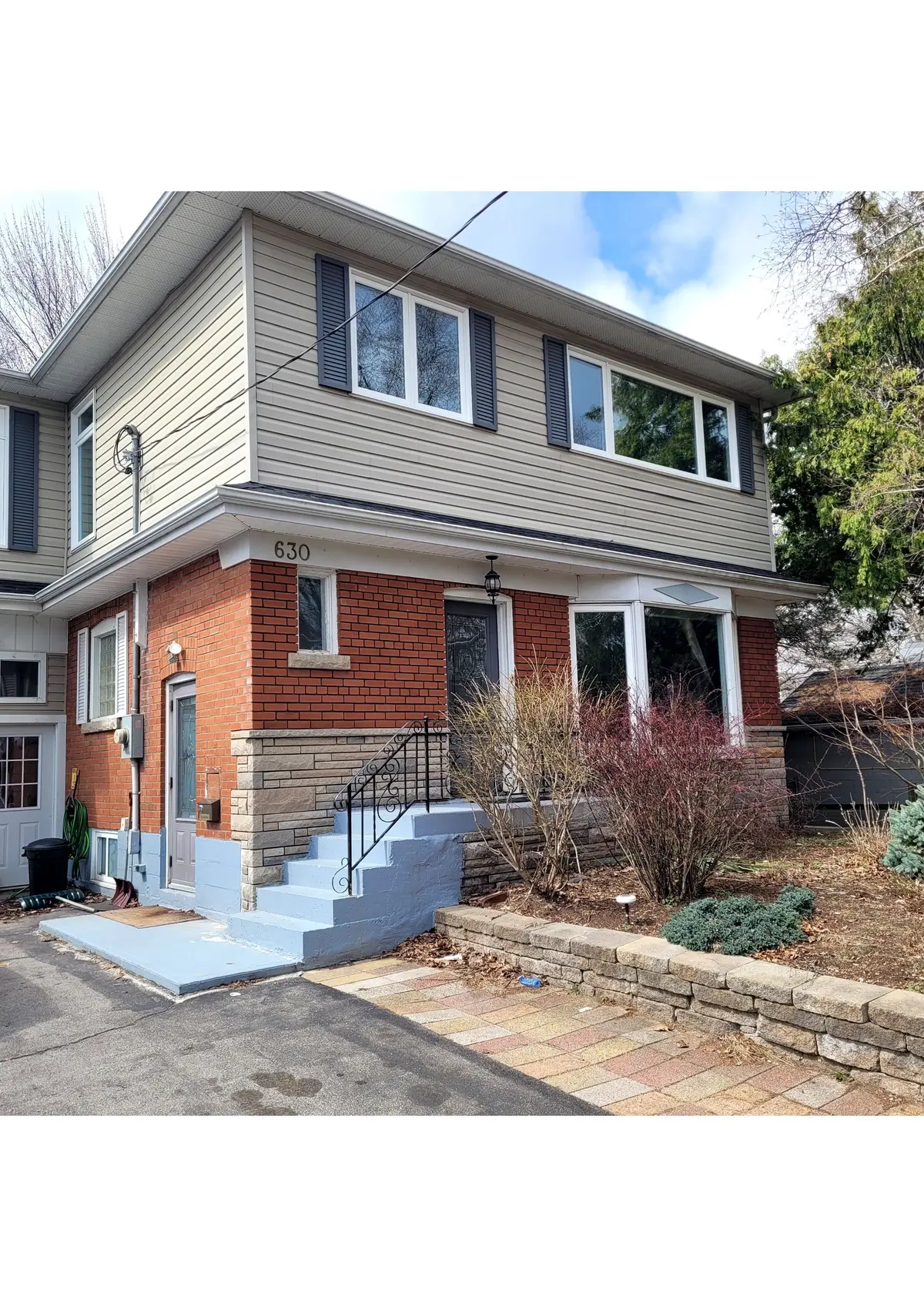 630 Drury LN #Upper, Burlington, ON L7R 2X6