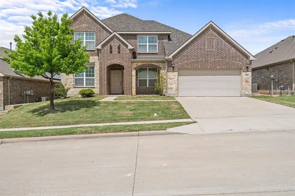 1929 Brahorn Lane, Fort Worth, TX 76131