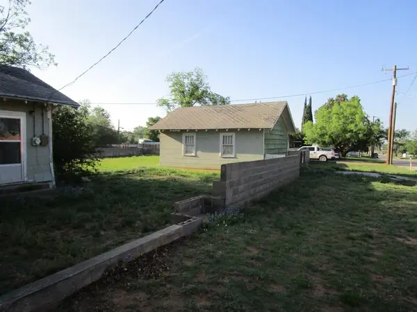 105 E 9th Street, Colorado City, TX 79512