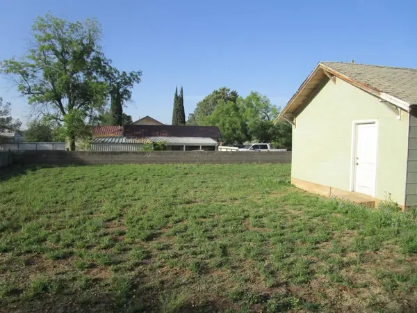 105 E 9th Street, Colorado City, TX 79512