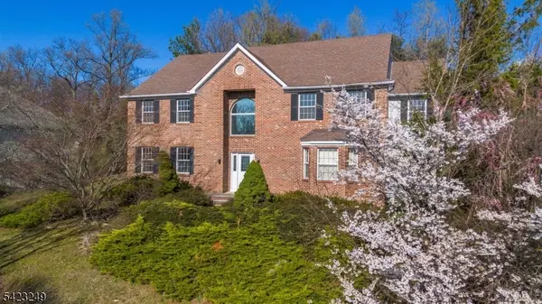 10 Pierson Ct, Mahwah Twp., NJ 07430