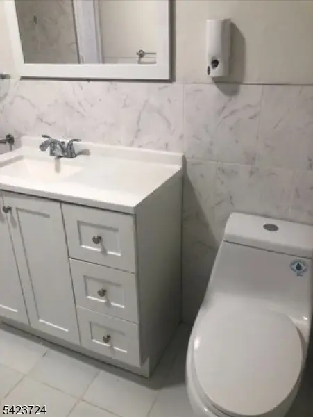 150 68Th St, Guttenberg Town, NJ 07093