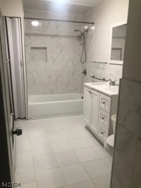 150 68Th St, Guttenberg Town, NJ 07093