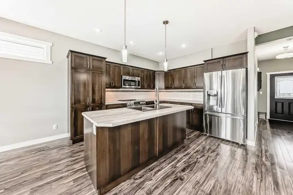 3 Hanson GN, Penhold, AB T0M 1R0