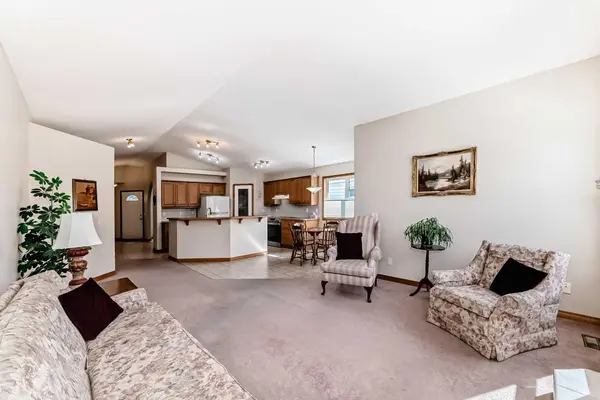 220 Rocky Ridge Villas NW, Calgary, AB T3G 4R3