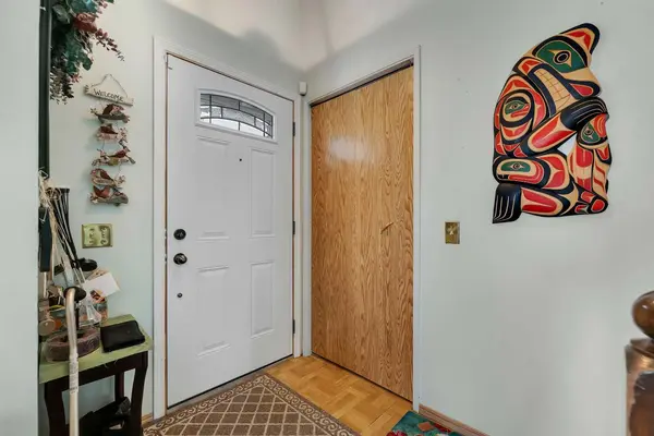 1003 Berkley DR NW, Calgary, AB T3K 1E3