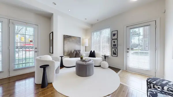 82 Hargrave LN, Toronto C12, ON M4N 0A4