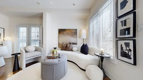 82 Hargrave LN, Toronto C12, ON M4N 0A4