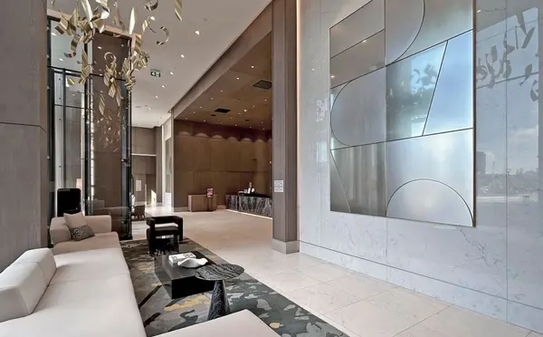 30 Inn On The Park DR #3602, Toronto C13, ON M3C 0P7