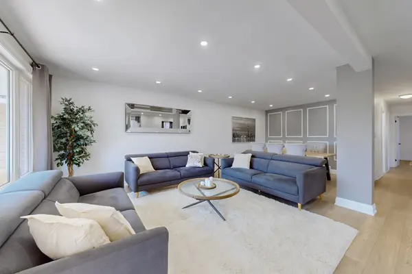 26 Faye DR, Toronto C15, ON M2J 3S6