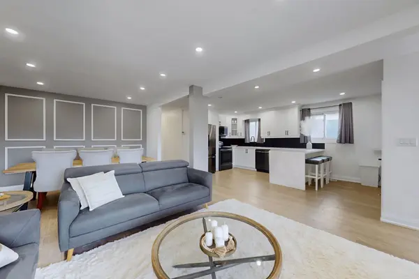 26 Faye DR, Toronto C15, ON M2J 3S6