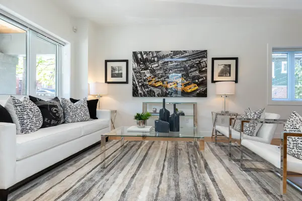 173 Duplex AVE, Toronto C03, ON M5P 2A8