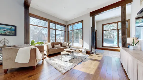 227 second ST, Whitchurch-stouffville, ON L4A 1B9