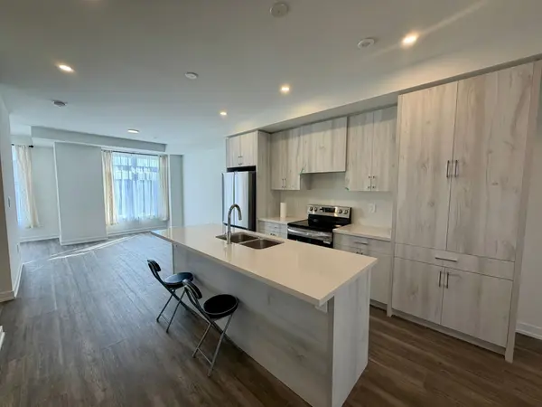 25 Victor Metcalf LN, Richmond Hill, ON L4B 0J7