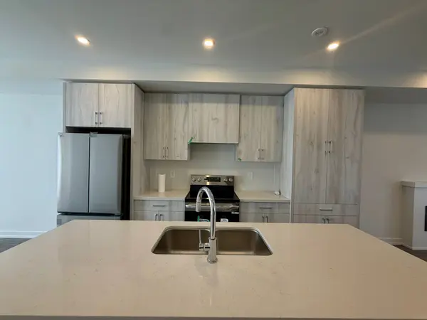 25 Victor Metcalf LN, Richmond Hill, ON L4B 0J7