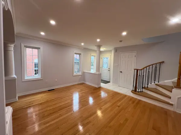 15 Futura AVE, Richmond Hill, ON L4S 1V2