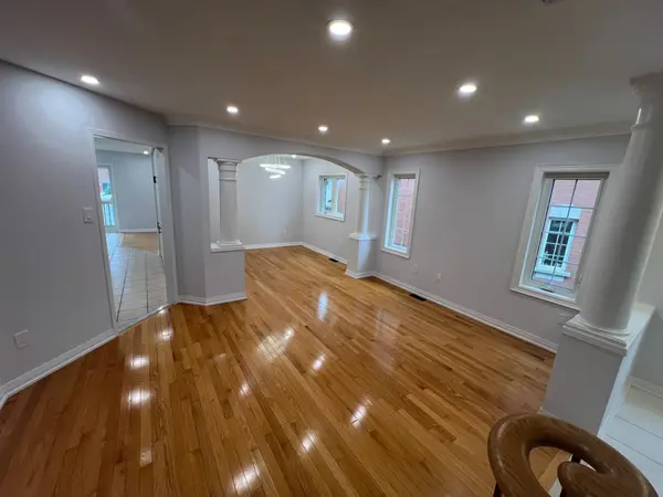 15 Futura AVE, Richmond Hill, ON L4S 1V2