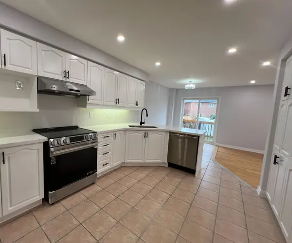 15 Futura AVE, Richmond Hill, ON L4S 1V2