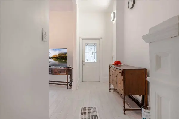 59 Mary ST, Barrie, ON L4N 1T2