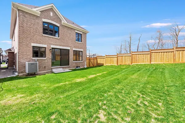 73 Bearberry RD, Springwater, ON L9X 2C9