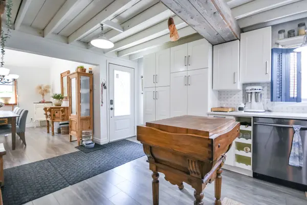 172 Albin RD, Tay, ON L0K 2C0