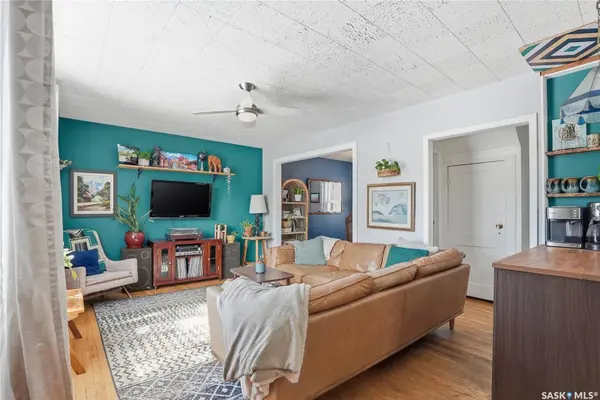 1104 33rd STREET E, Saskatoon, SK S7K 0S8