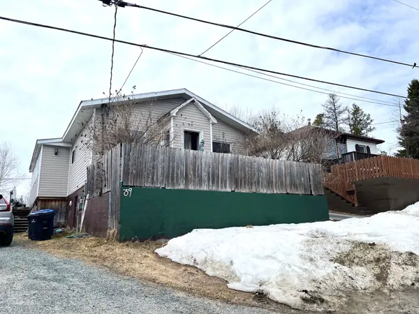 39 Comfort ST, Kirkland Lake, ON P2N 3B1