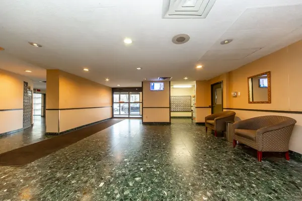 4205 Shipp DR #2706, Mississauga, ON L4Z 2Y9